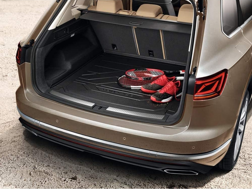 Volkswagen Touareg Bootliner with shoes in the back