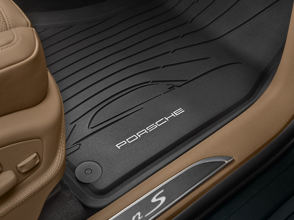 Porsche Macan Rubber Mats (4-Piece set) Black in the back seat
