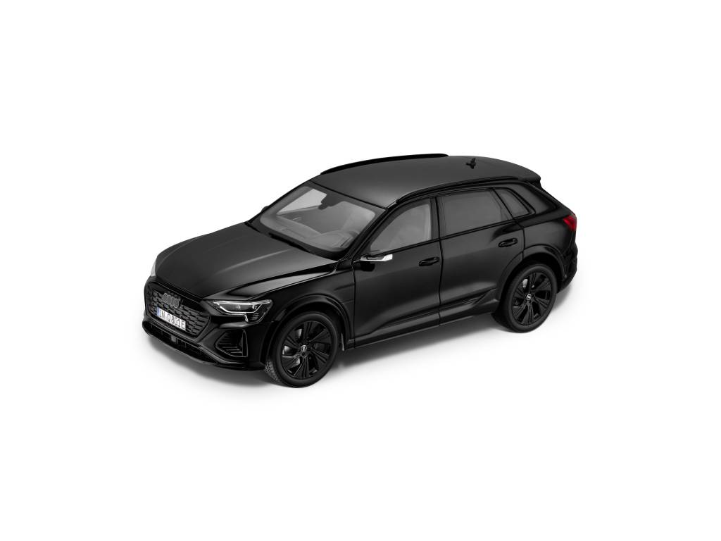 Audi - Audi Q8 E-Tron Myth Black 1:18 - Genuine Product
